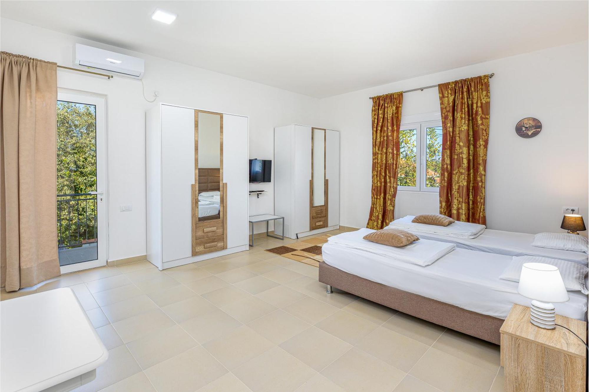 Apartments Lustica Radovici Szoba fotó